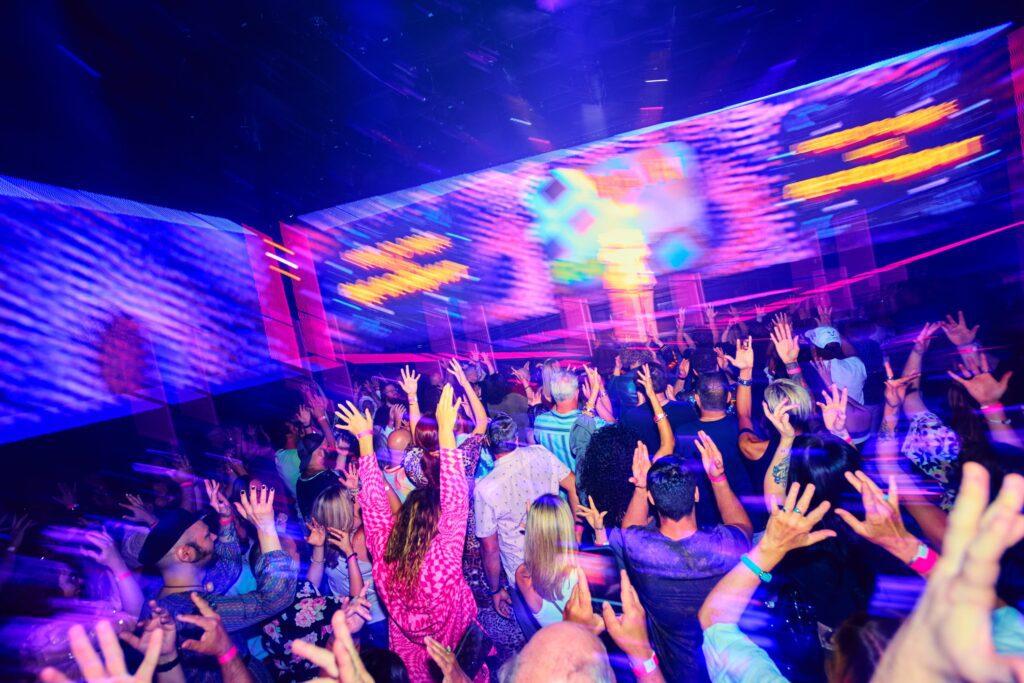 The audience at "Discoshow." Photo by Pari Dukovic/Spiegelworld.