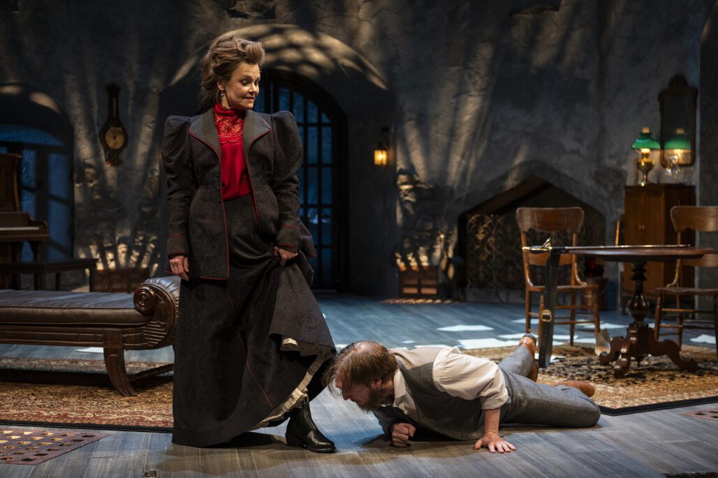 Kathryn Erbe and Cliff Chamberlain in Steppenwolf's "The Dance of Death."