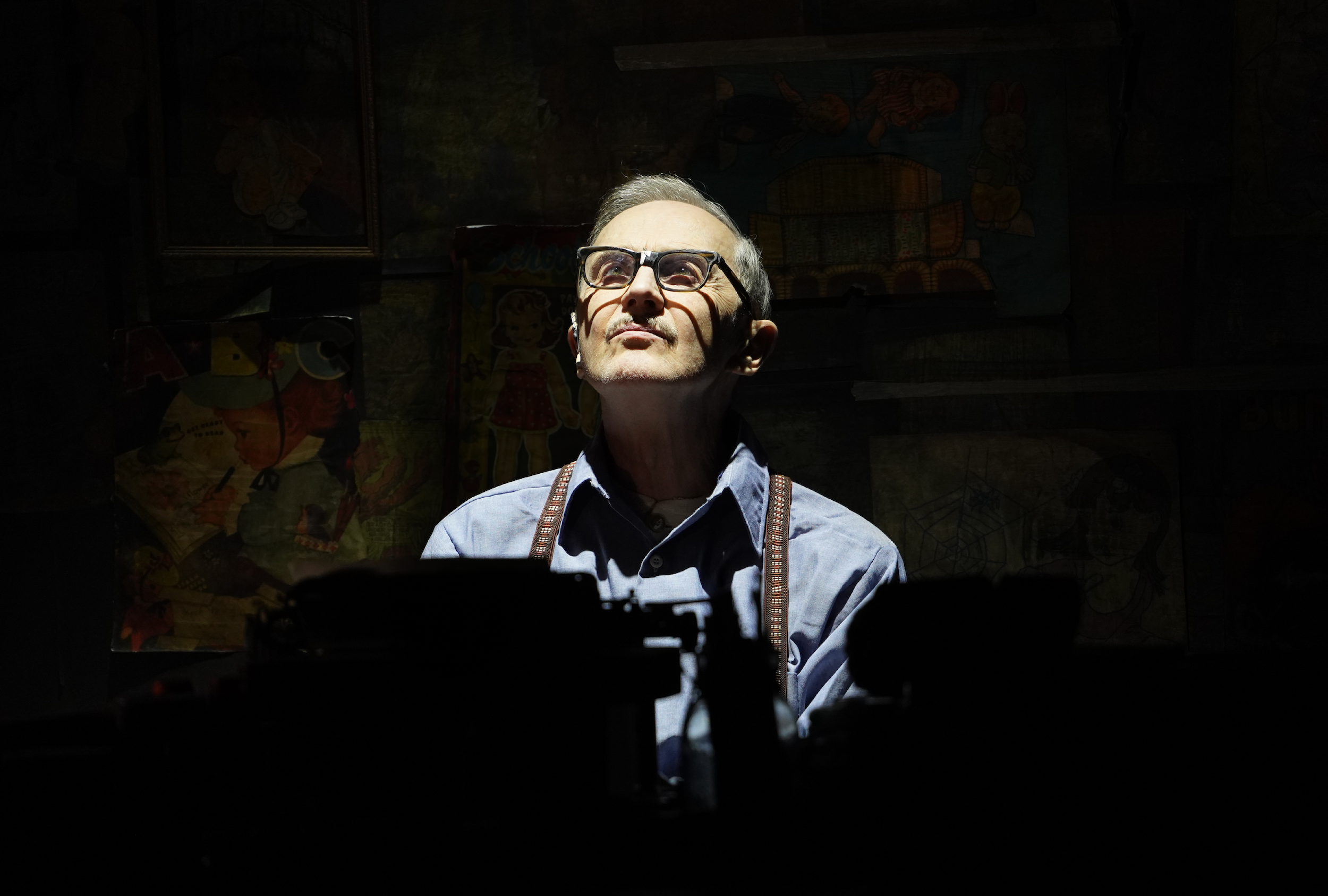 John Kelly in "Bughouse" at Vineyard Theatre.